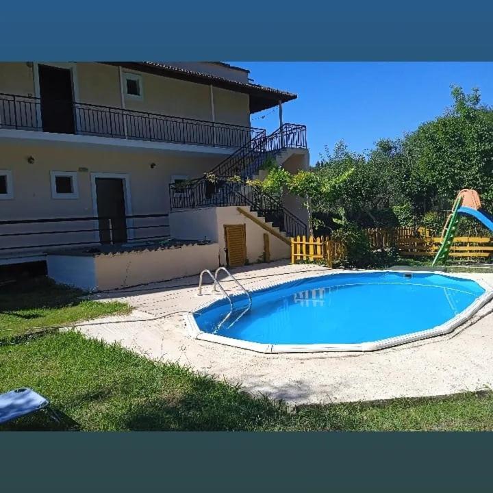 מסונגי Georgina Family Apartments מראה חיצוני תמונה