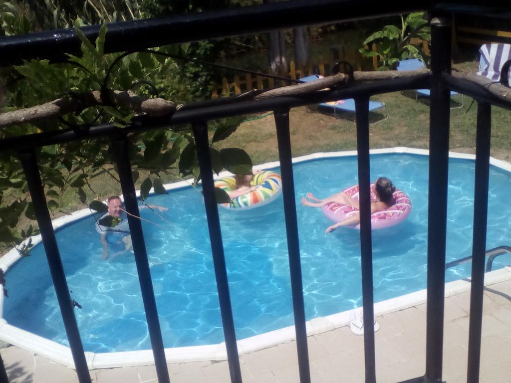 מסונגי Georgina Family Apartments מראה חיצוני תמונה