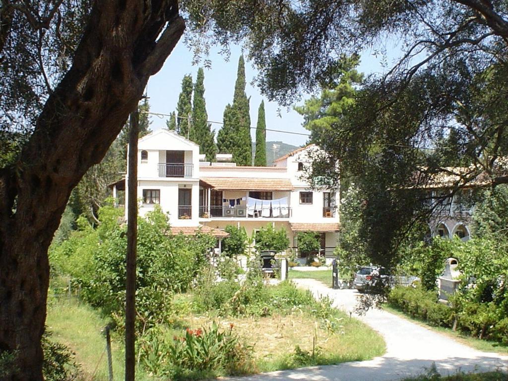 מסונגי Georgina Family Apartments מראה חיצוני תמונה